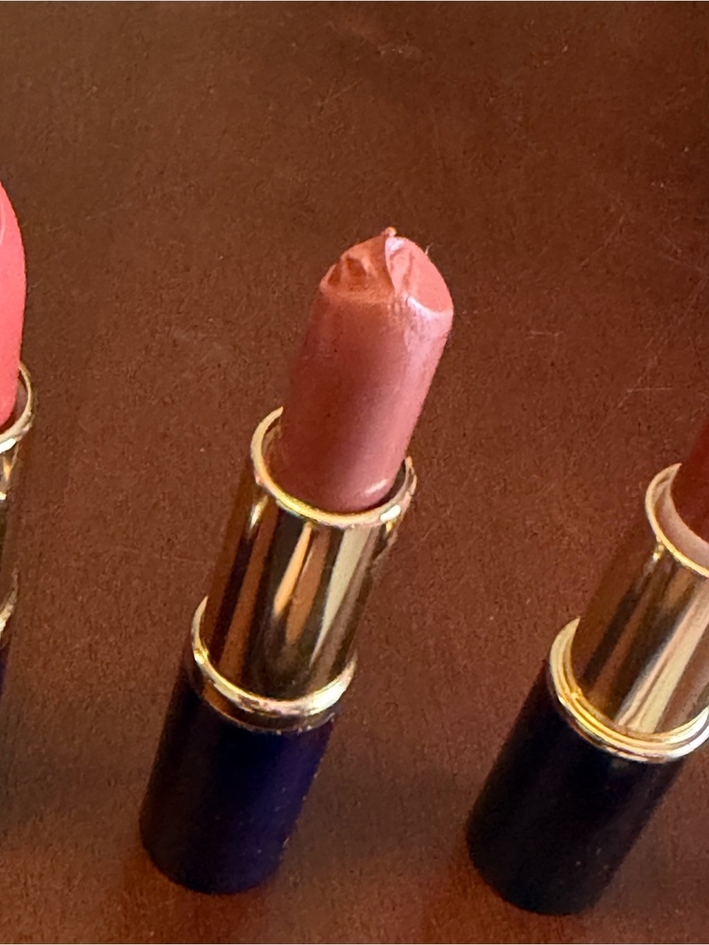 Estee Lauder Lipstick duo with 3 lipsticks - Picture 2 of 6